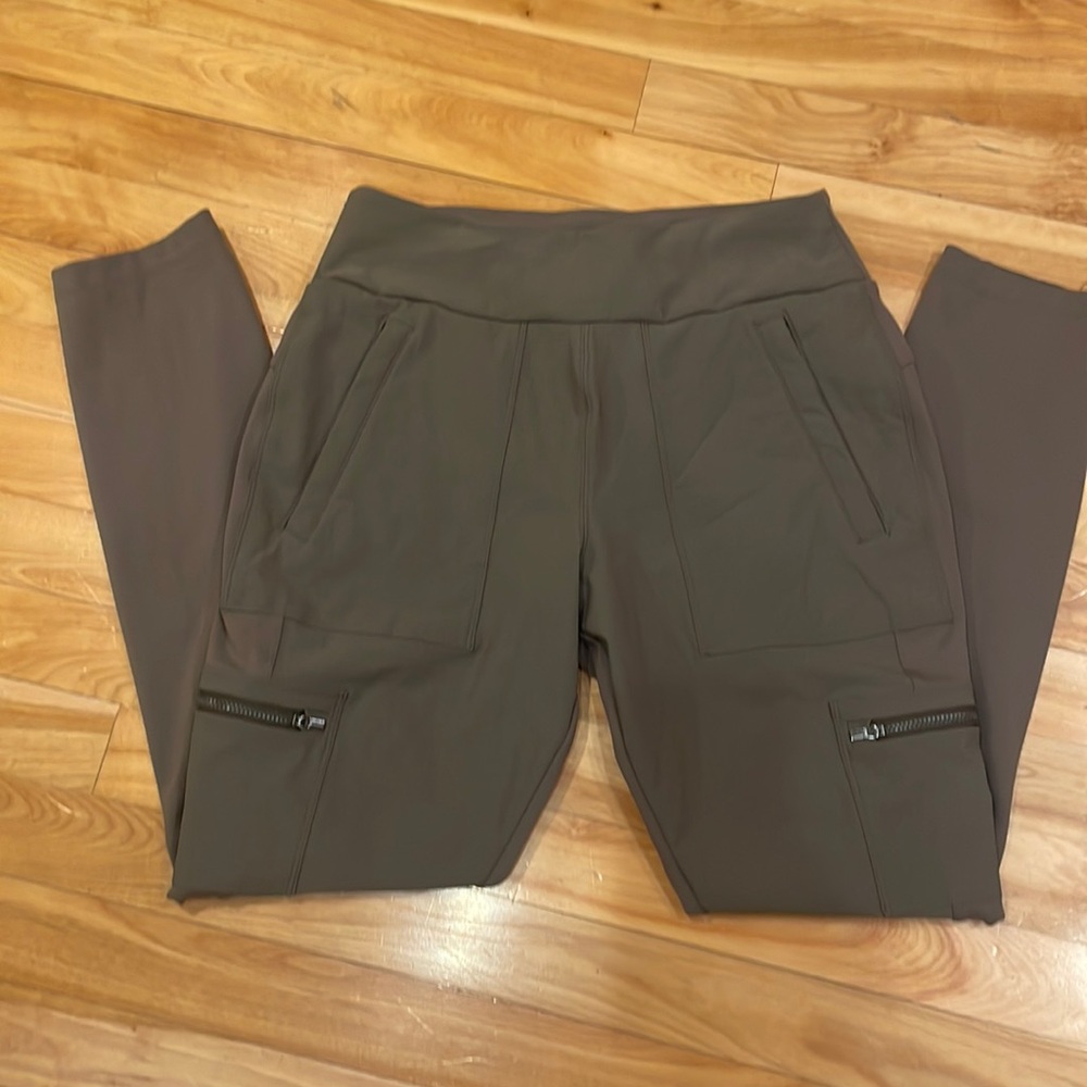 Athleta Headlands Hybrid Cargo Coffee Size 8